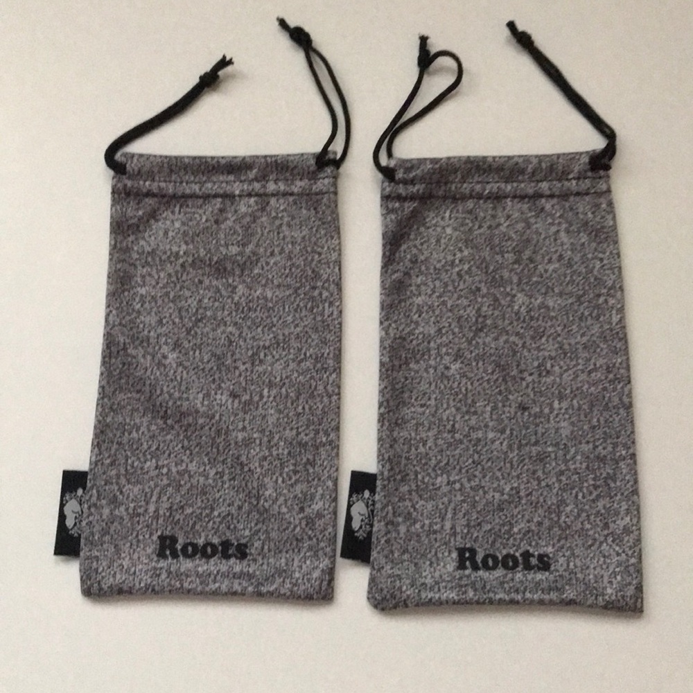 2 Roots Eyeglass Pouches